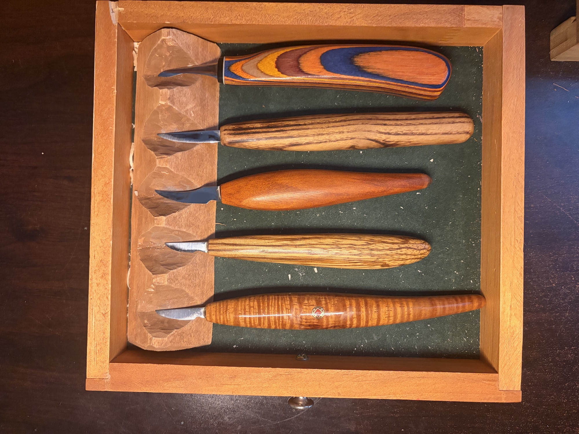 Carving Drawer - Upswept Detail knives